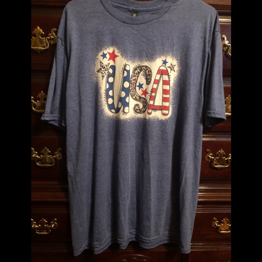 USA T-shirt, Size Large, NWOT